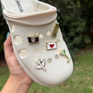 Sandália Clog Moleca Original Feminino Macio Com Pins Tratorado 5 Cm